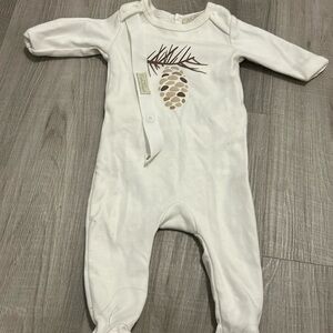 Mon tresor 1 month footie with attached paci clip